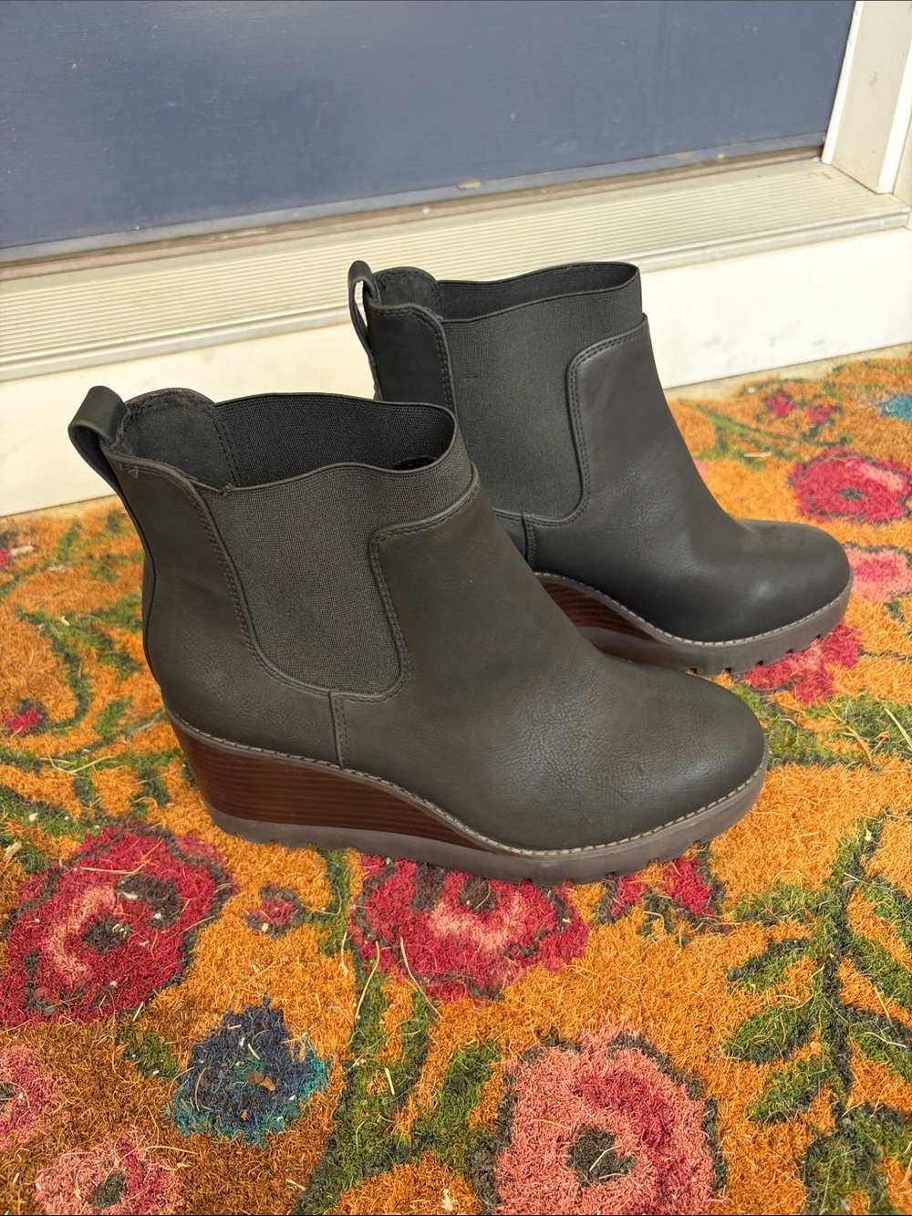 NWOT Crown vintage Black Wedge Chelsea Ankle Boot